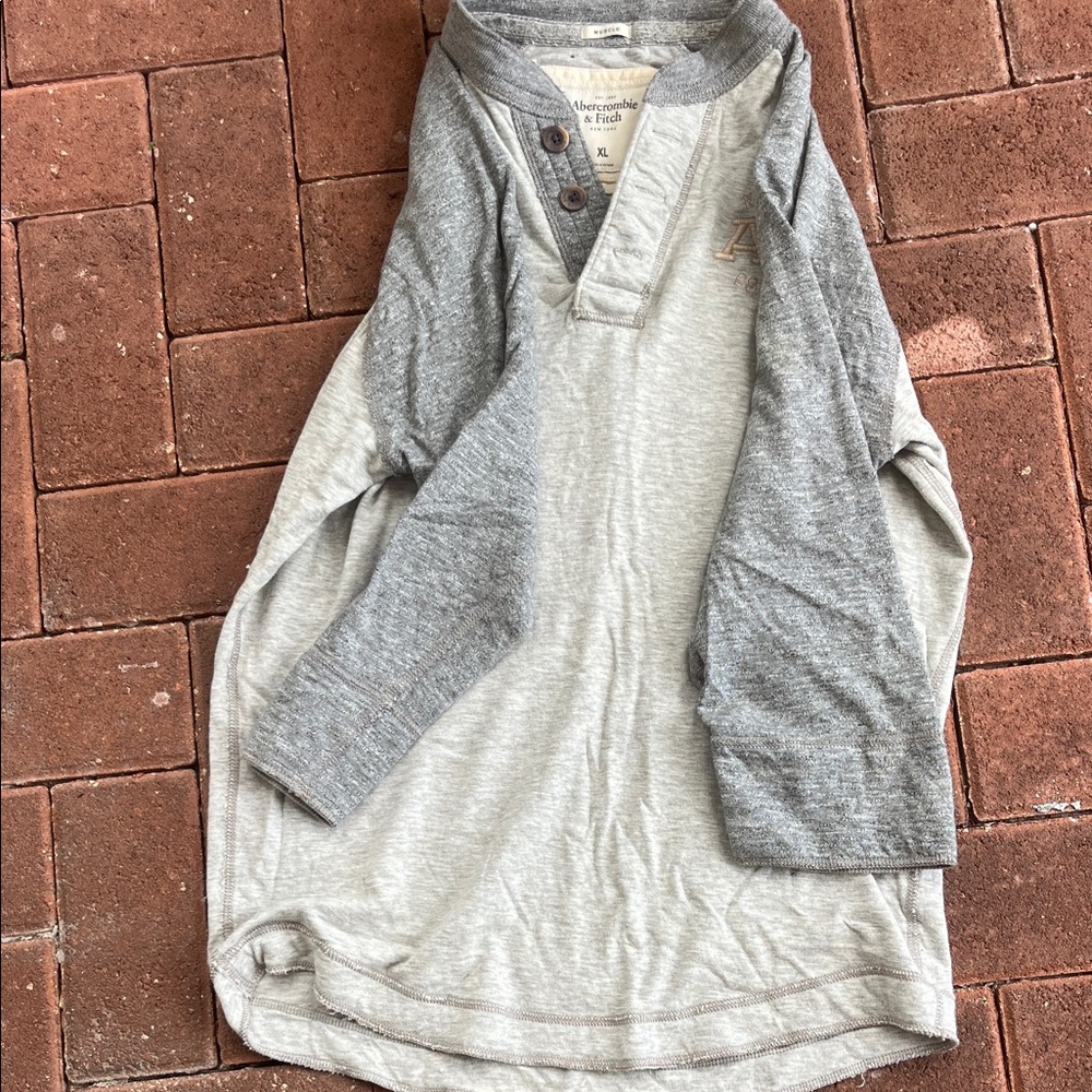 BUNDLE OF 2 Abercrombie & Fitch Gray and Black Henley Shirts - Picture 4 of 6